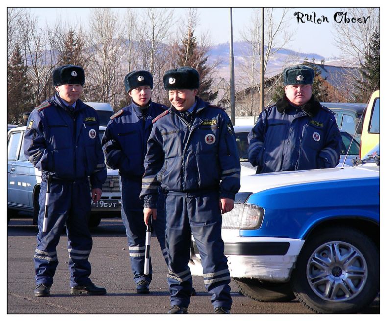 Полное собрание забавных фотографий нашей милиции от Рулона Обоев (81 фото)